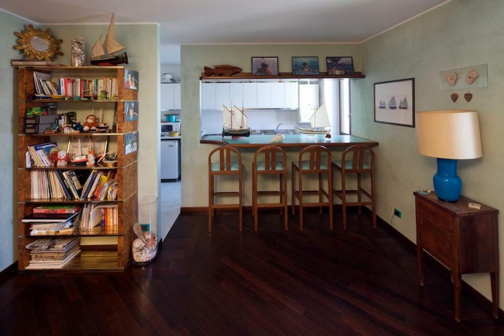Old Harbour House Apartment Grado Bagian luar foto